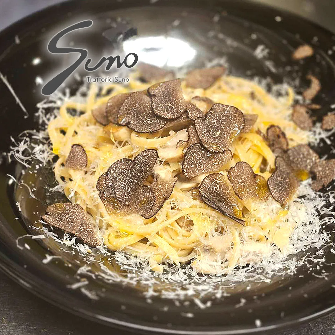 黒トリュフとマッシュルームのオイルパスタ